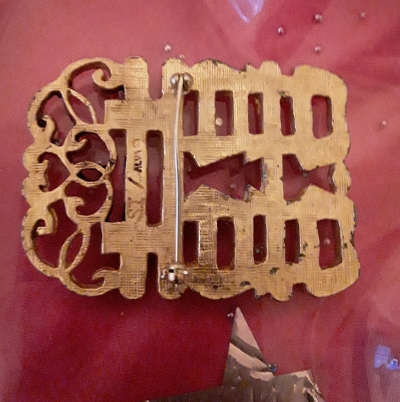 Gold Unique Brooch - Picture 5 of 6